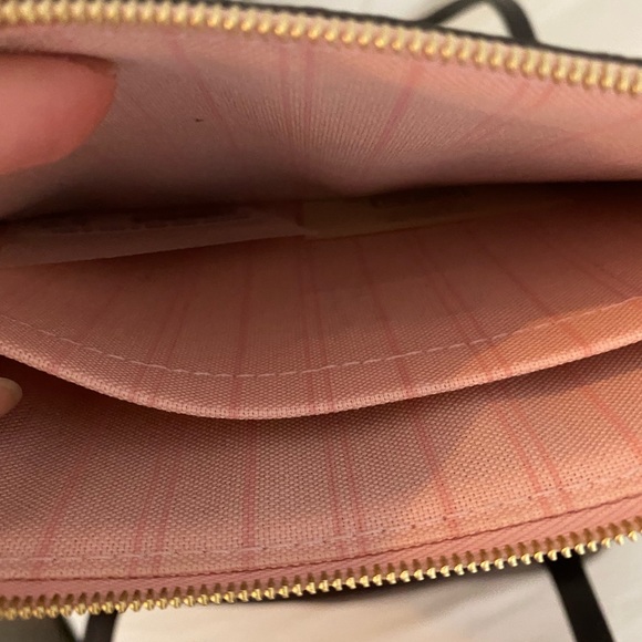 Louis Vuitton Neverfull mm - Picture 11 of 16